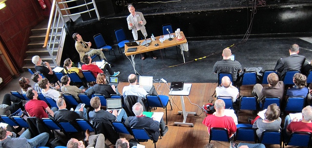 Glyn giving a speech - credits to http://www.flickr.com/photos/jwyg/